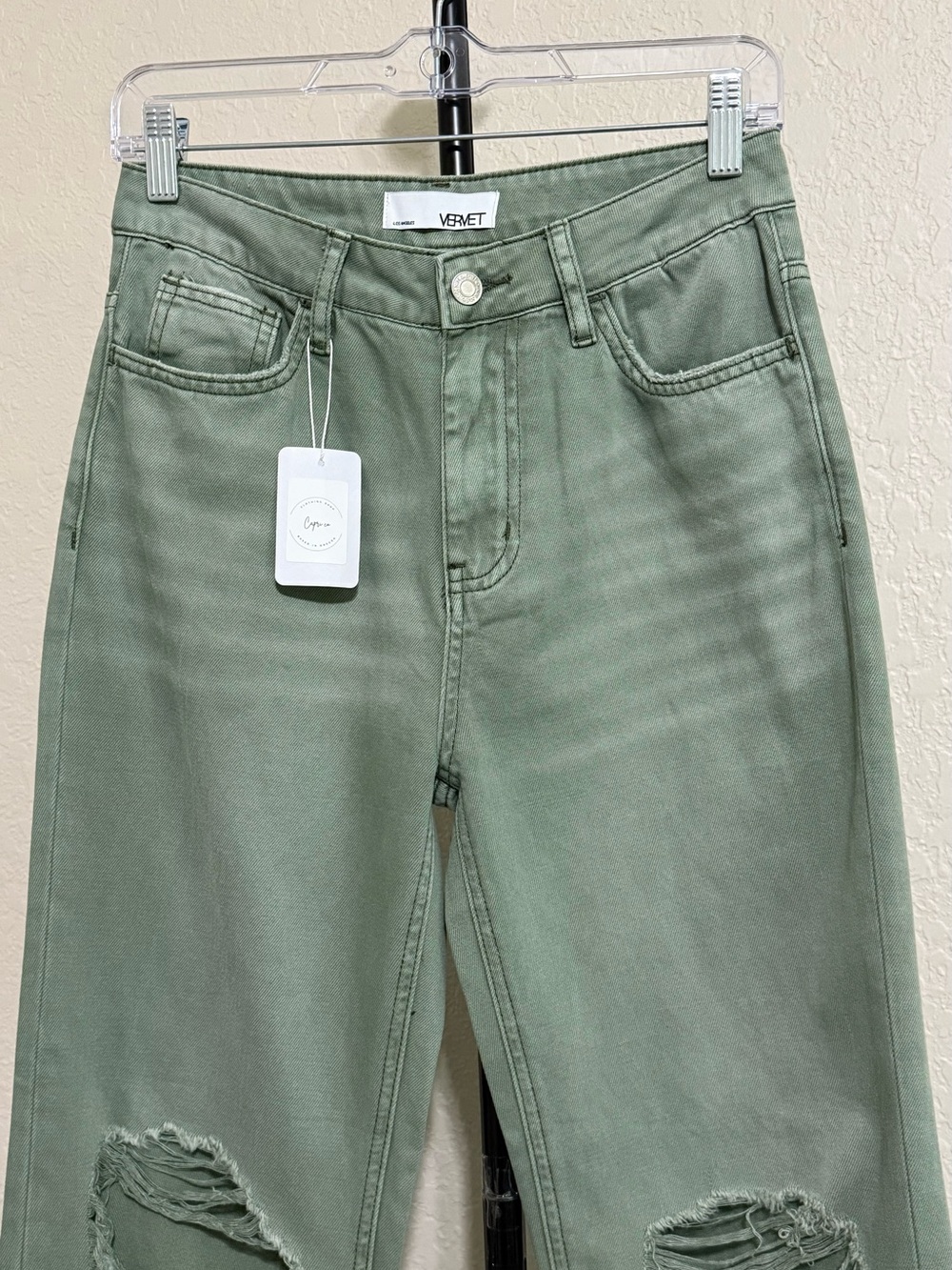 Vervet Vintage Crop Flare Distressed Jeans Army Green Size 25 NWT - Picture 5 of 13